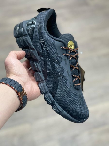 بوت شبابي asics